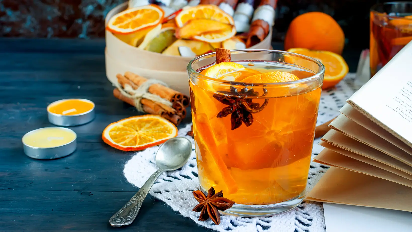 Karácsonyi tea – Ünnepi ízek és hagyományok forró bögrében