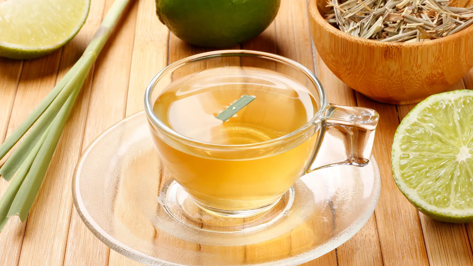 Friss citromfű tea készítése – aromás és nyugtató ital otthonra